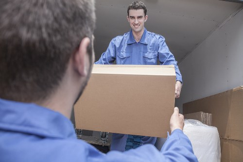 Moving truck service in Isleworth for local house and flat moves