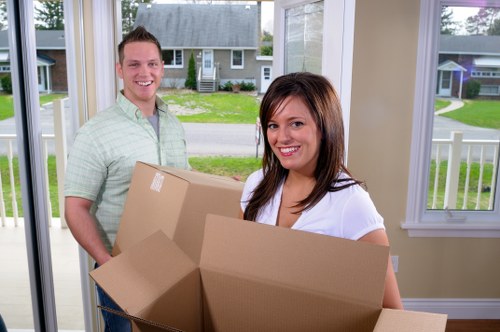 Moving service for a flat or apartment in Isleworth with careful handling