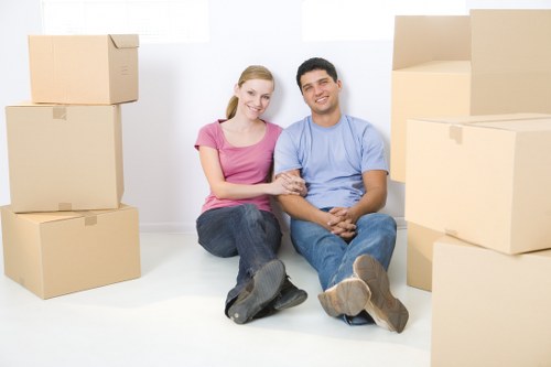 Removal truck hire in Isleworth for local house moves