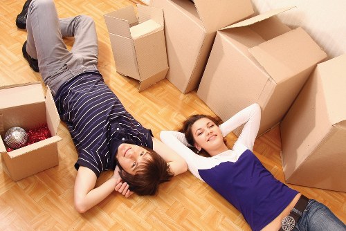 Local movers managing access for a flat or apartment move